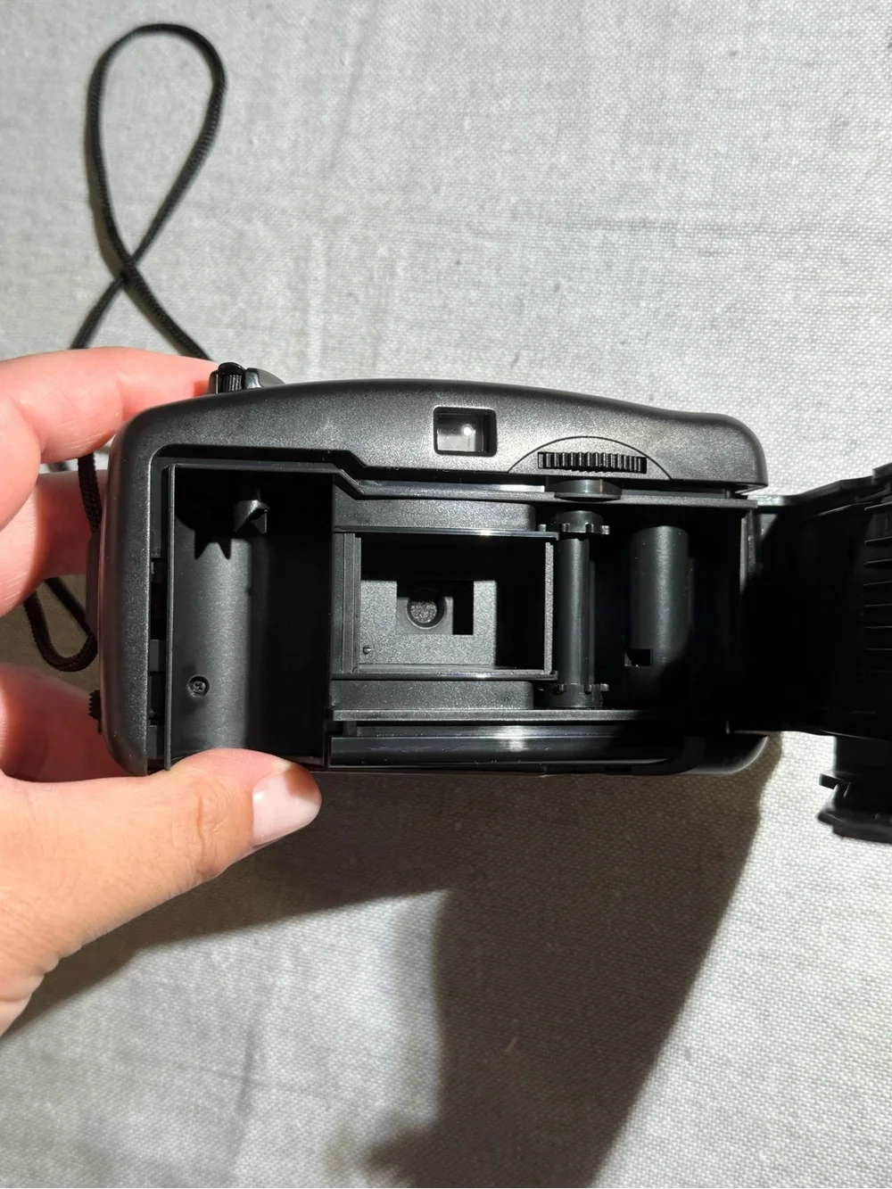 DS-Max HC2000 Focus Free 35mm Point and Shoot Film Camera Untested
